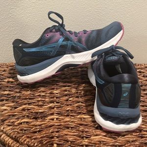 ASICS Women’s Gel-Nimbus 23 Running Shoes size 8